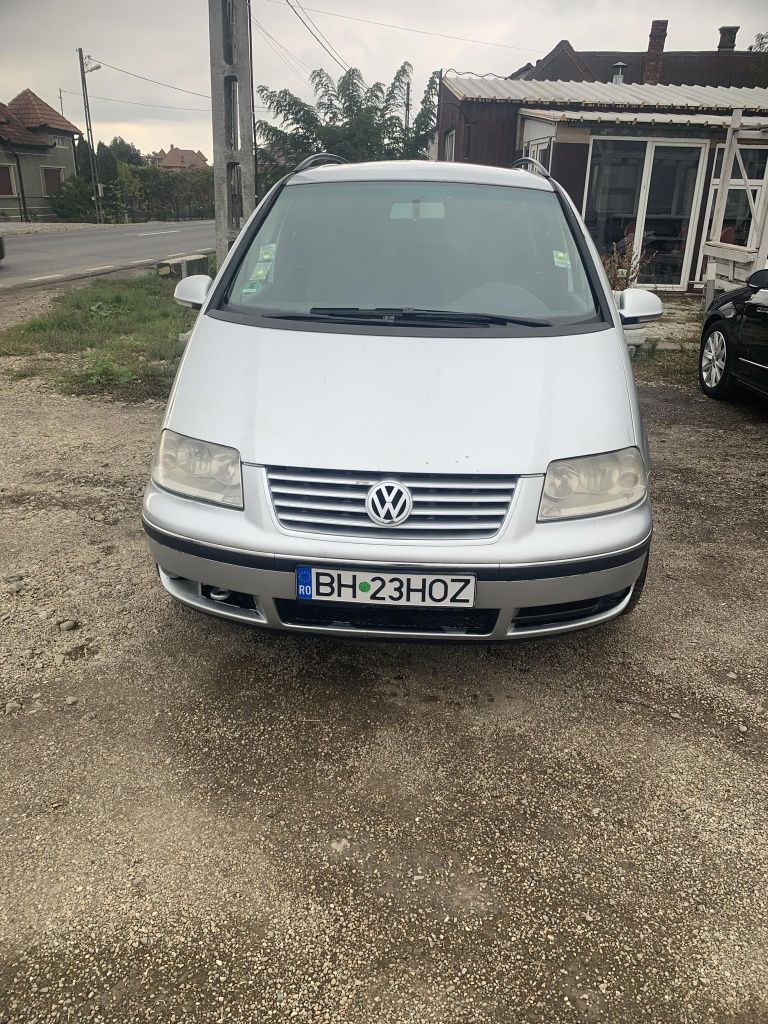 Vand sau schimb vw sharan 1 9 an 2006 pe mașină o fost schimbata dis