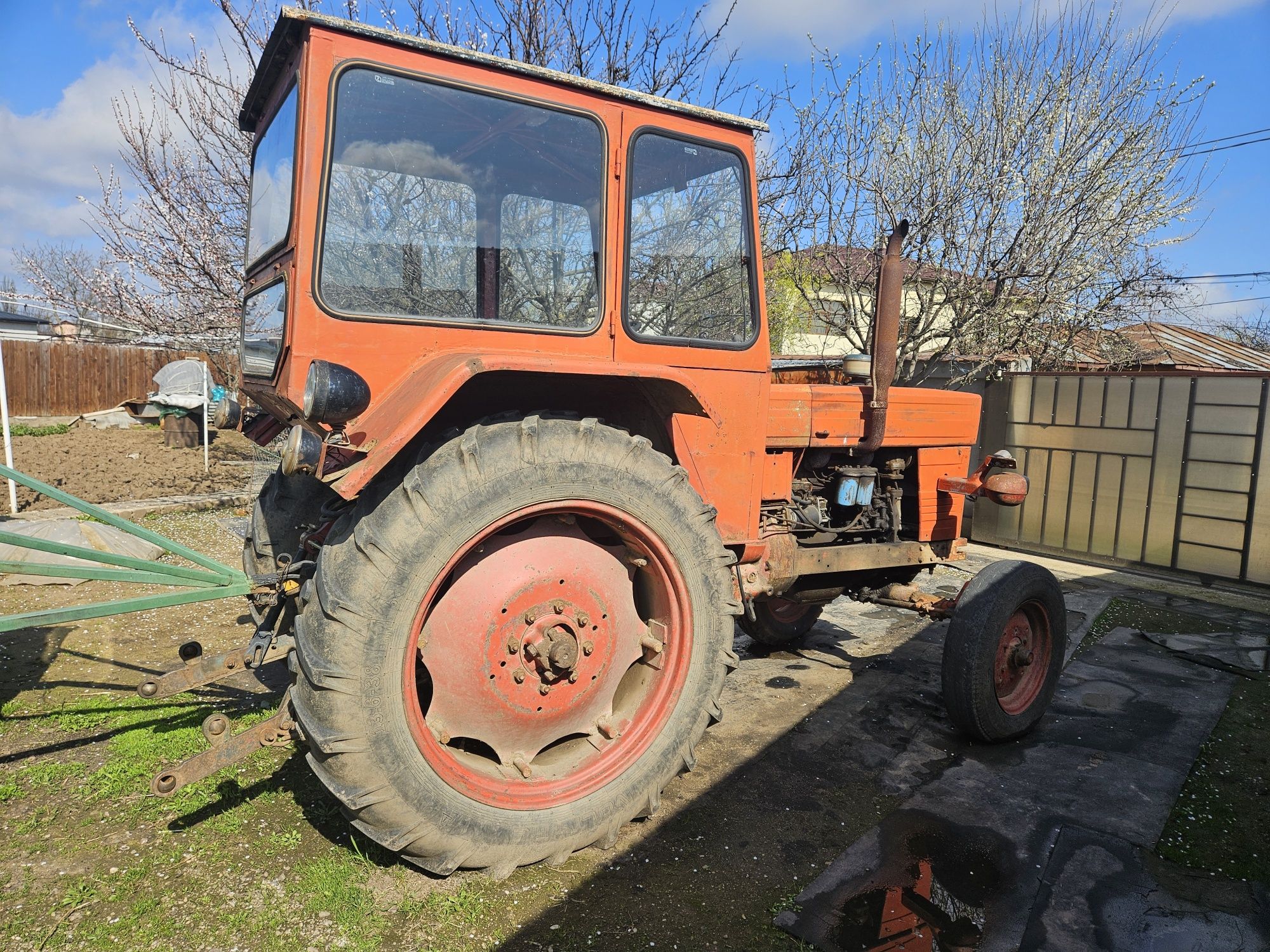 Tractor U In Stare Perfecta De Functionare Cu Utilaje Berceni Olx Ro