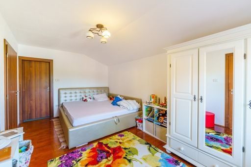 Vand Schimb Cu Apartament Camere Teren Casa In Gradiste Proprietar