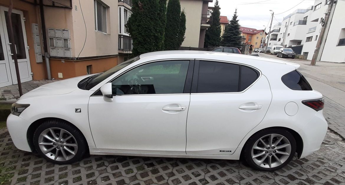 Lexus CT 200H Alb Perlat Cluj Napoca OLX Ro