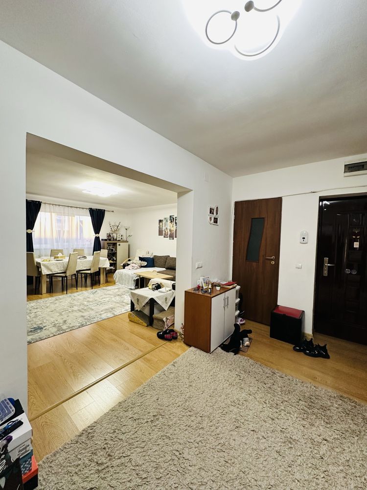 Apartament Camere Generos Mp Utili Zona Selimbar Loc De Parcare