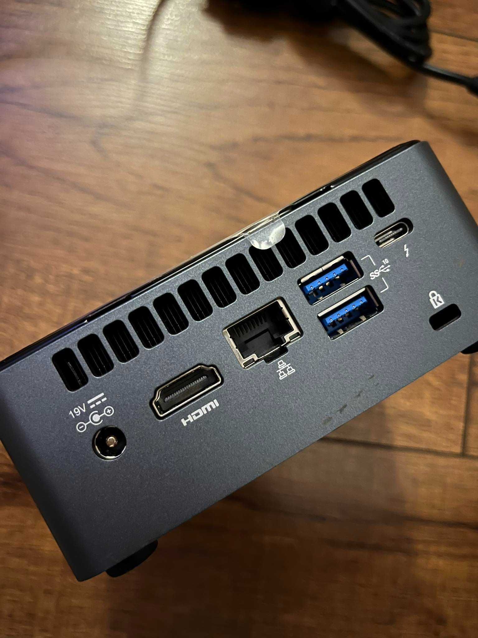 Intel NUC 10 Performance kit NUC10i7FNH mini PC гр Пловдив