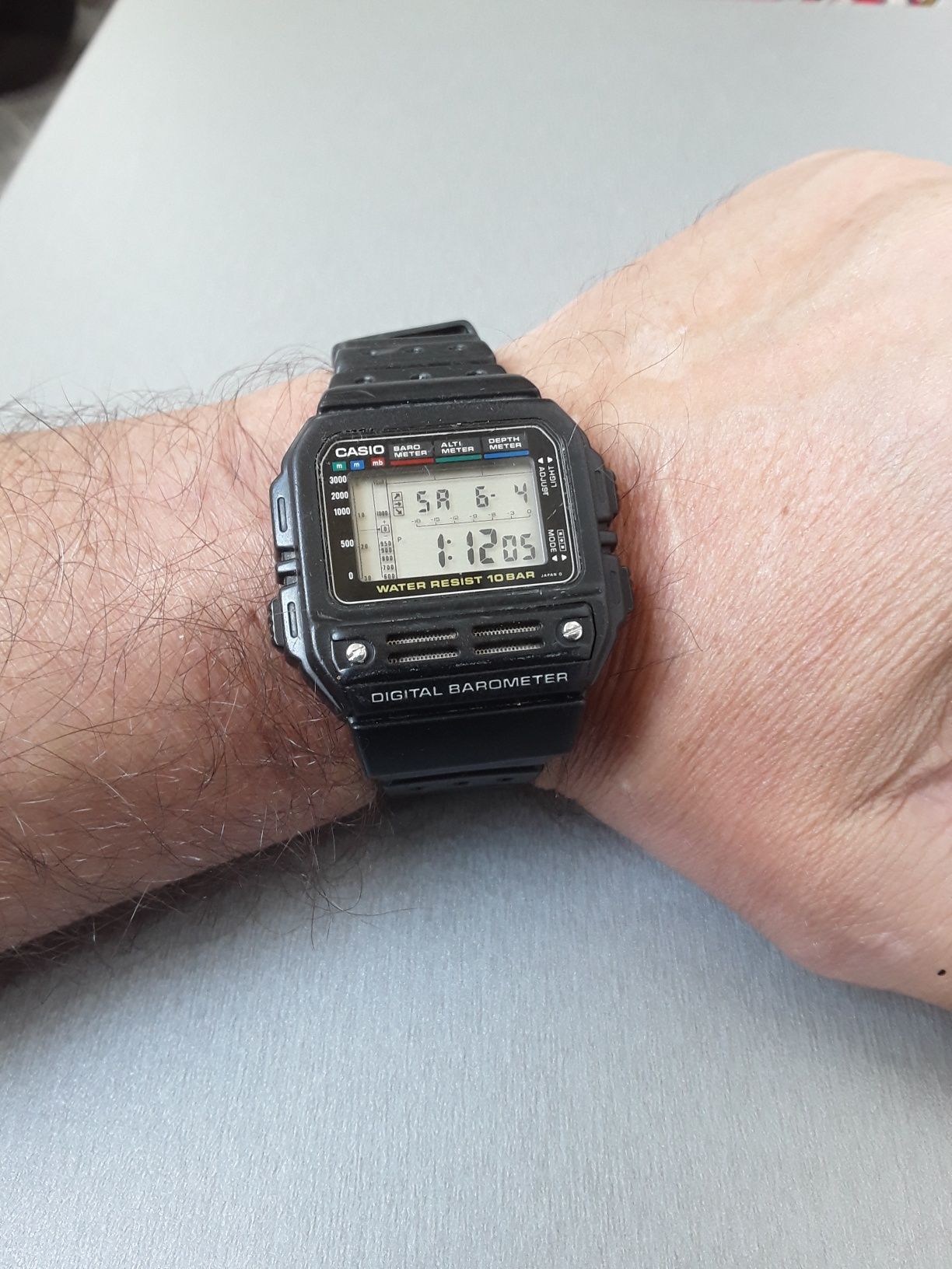 Ceas Casio vintage primul triple senzor barometru altimetru adâncime