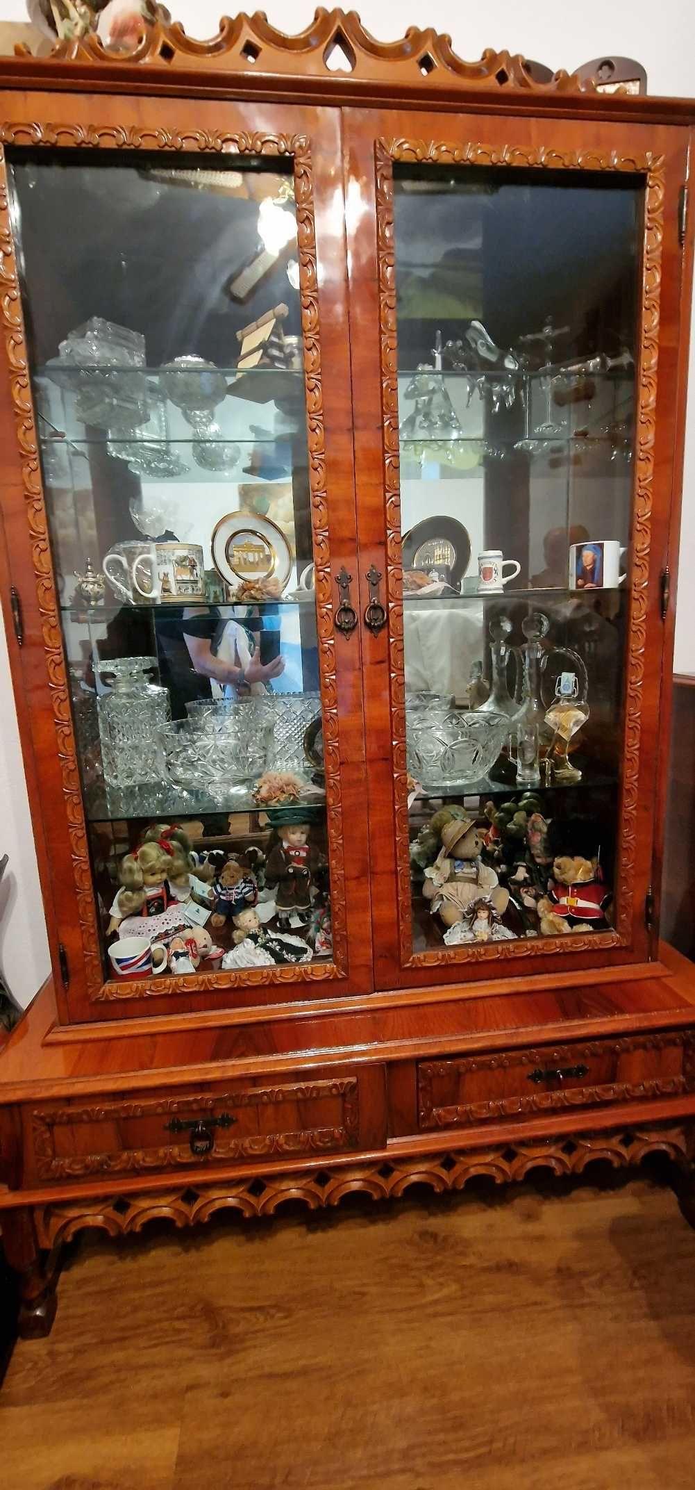 Mobilă Luxor sculptată Caransebes OLX ro