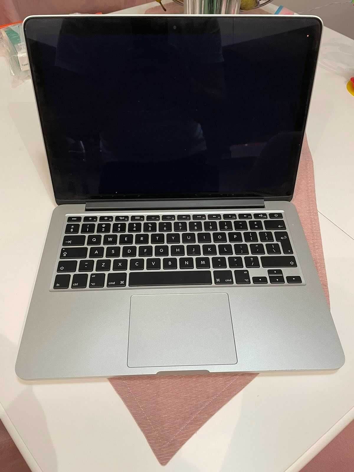 Macbook Pro 13 Early 2015 i5 8Gb 256SSD гр София 7 ми 11 ти километър