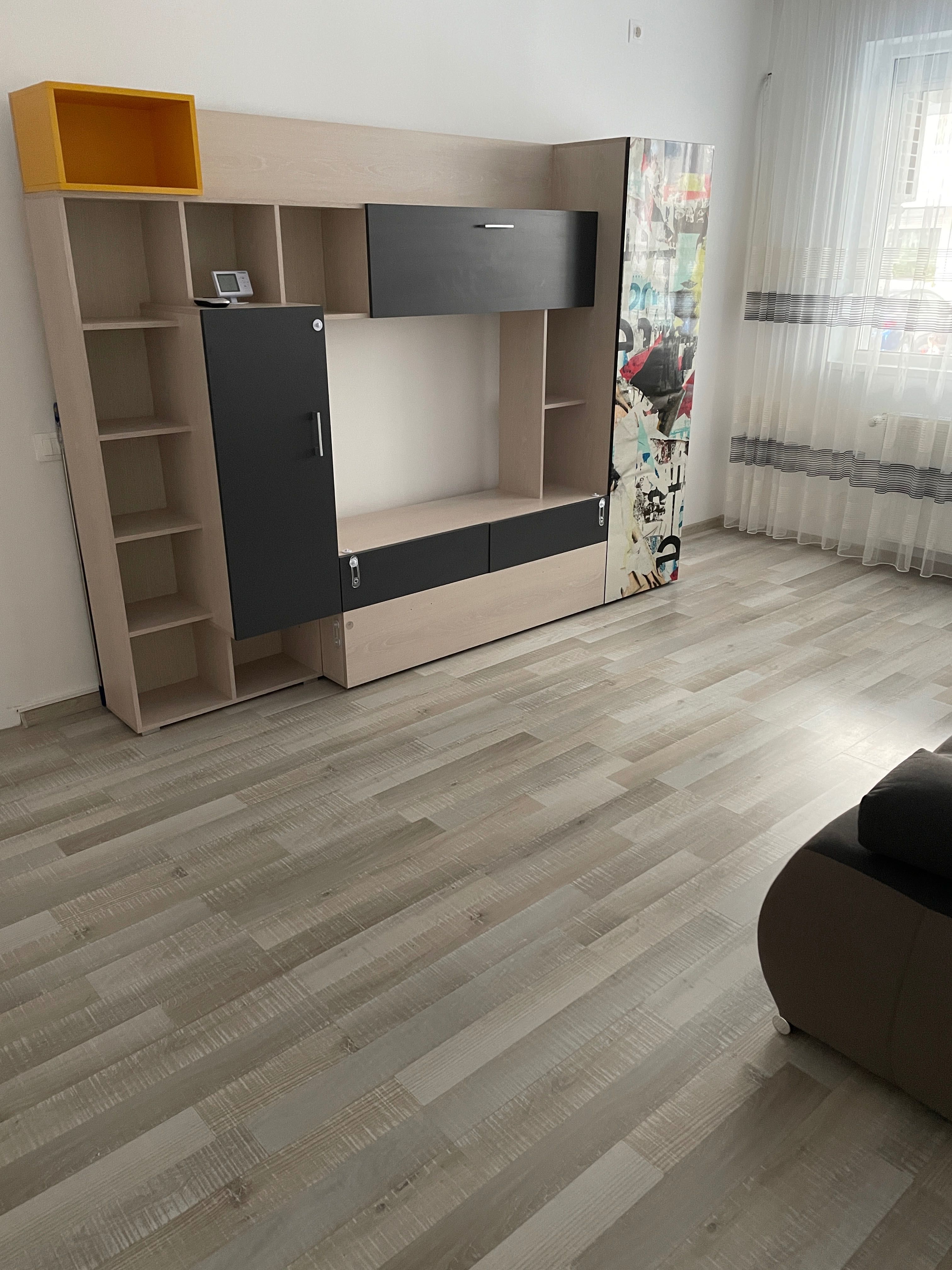 Inchiriez Apartament Camere Si Parcare Aproape De Metrou Bucuresti