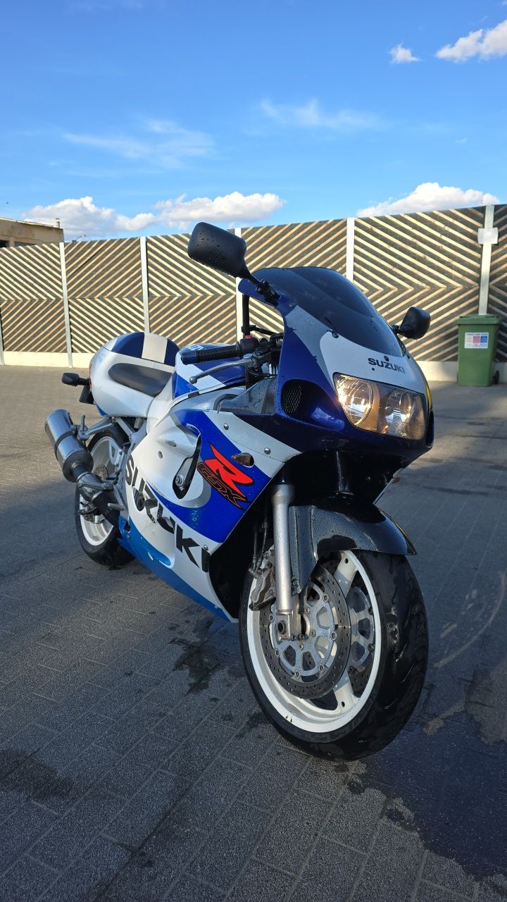 Vand Suzuki GSXR 600 SRAD AVARIAT Alba Iulia OLX Ro