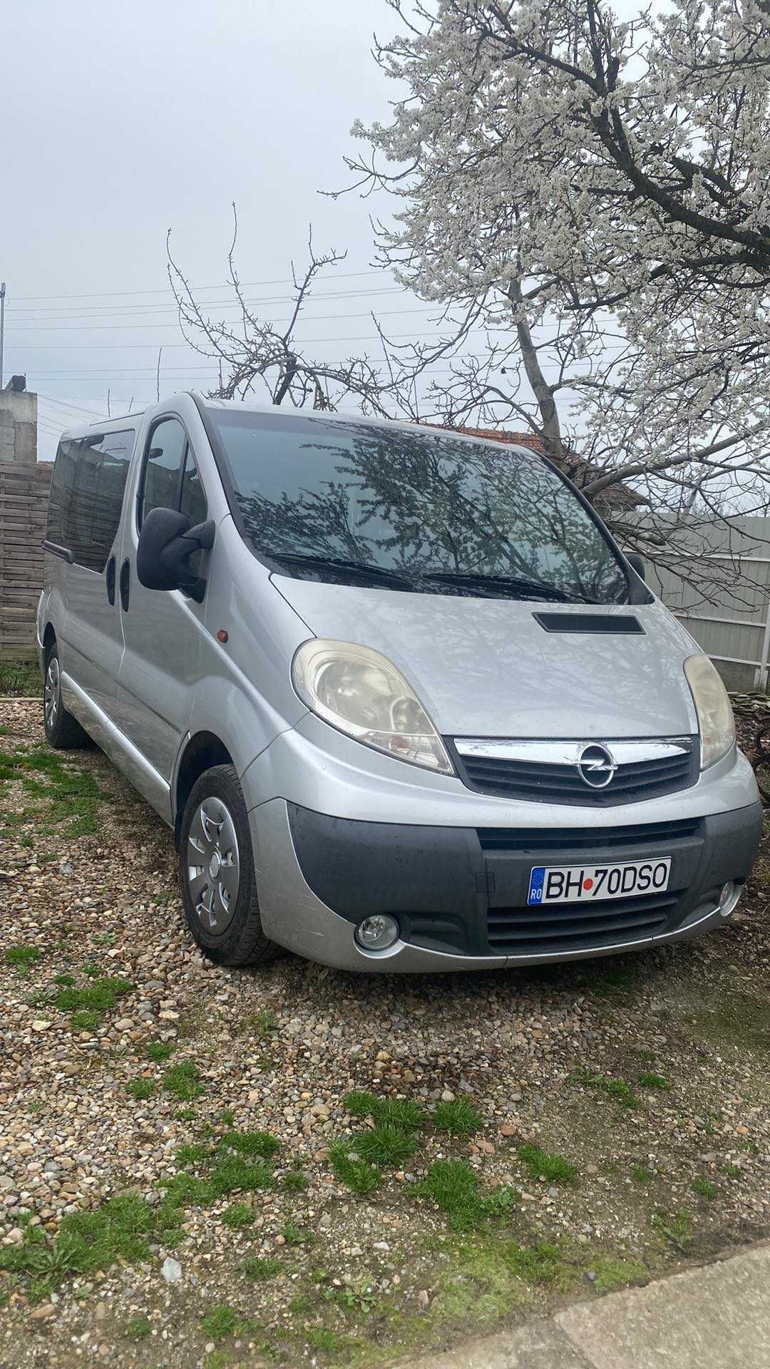 Opel Vivaro 9 Locuri Impecabil Oradea OLX Ro