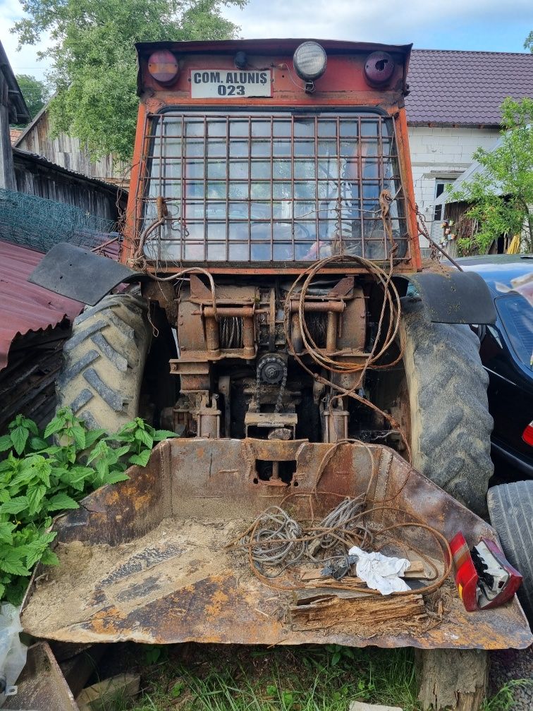 Vand Tractor U Forestier Cu Troliu Dublu Fitcau Olx Ro