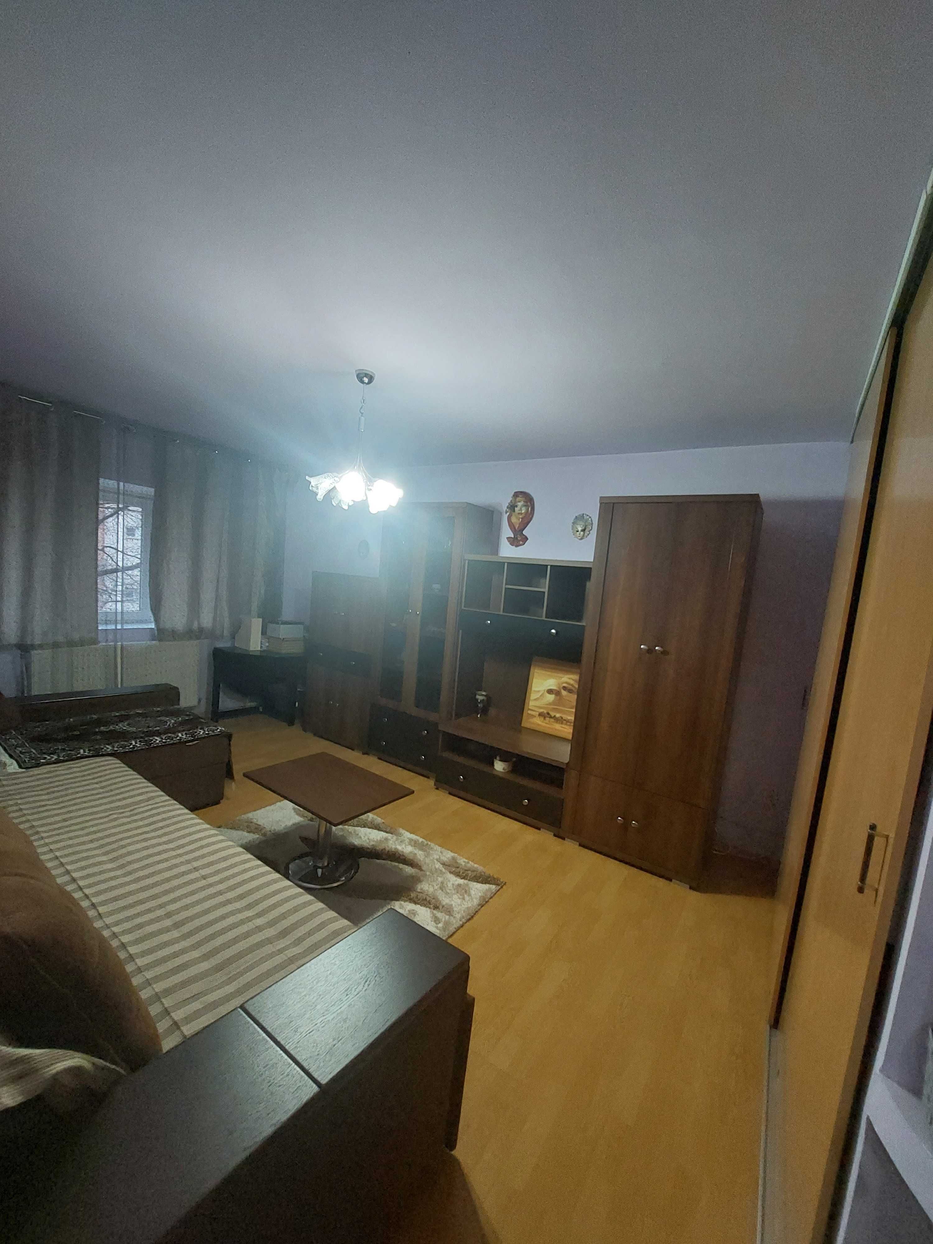 Inchiriez Sau Vand Apartament Camere Decomandat Bacau Olx Ro