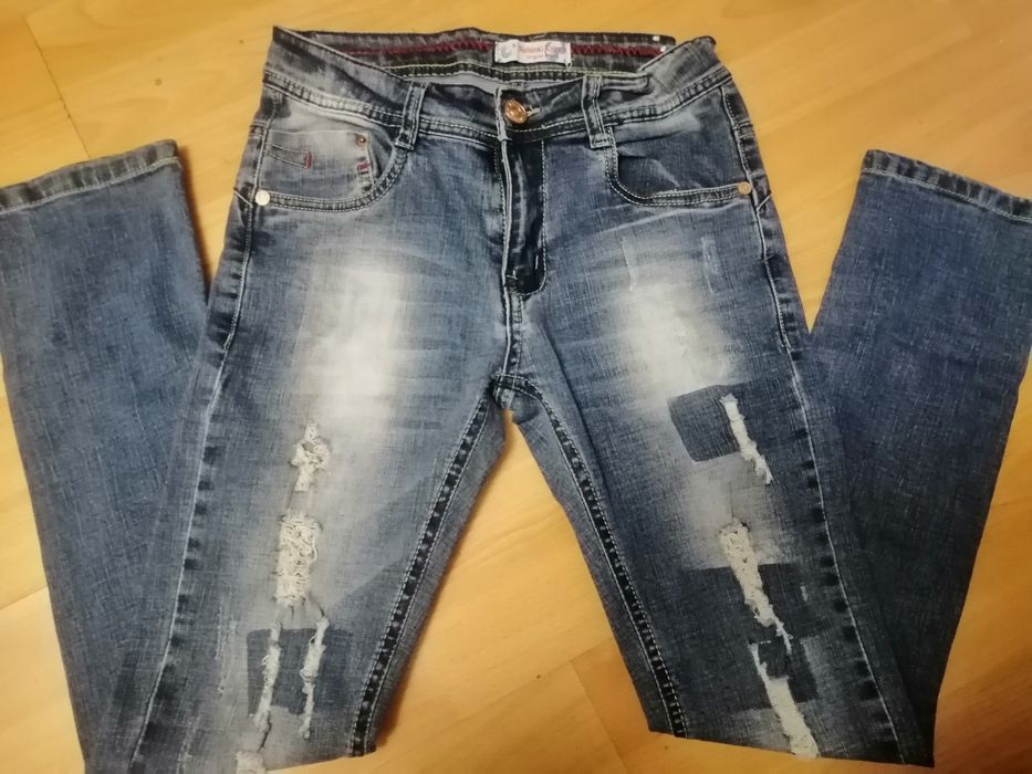 Дънки за момче от 10 до 12 г 10лв бр