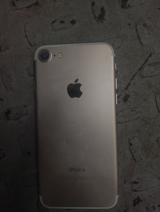 Iphone 7 продам .