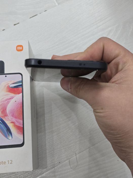 Redmi note 12.  256gb     ram 8+8.