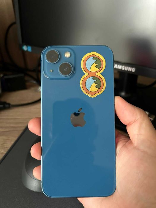 Продам Iphone 13