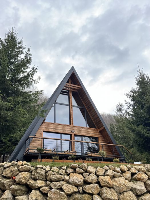 Închiriez cabana A-Frame zona Bran
