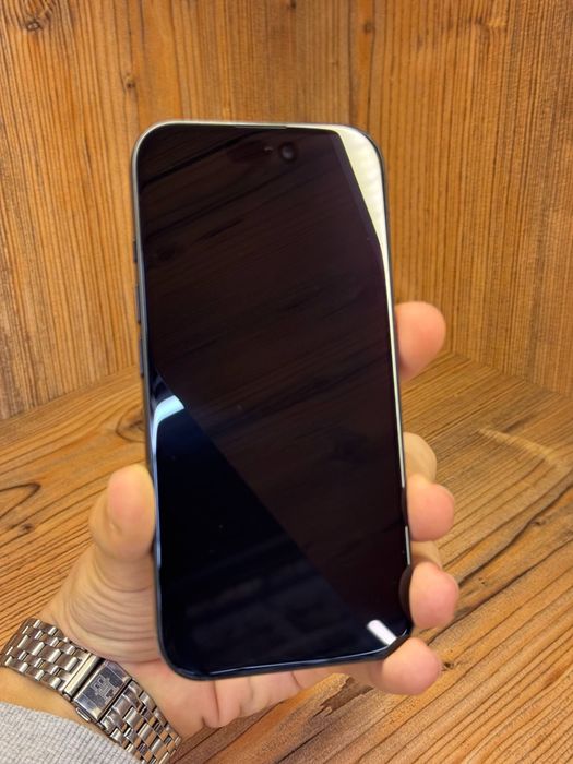 Iphone 16 в хорошем состояние