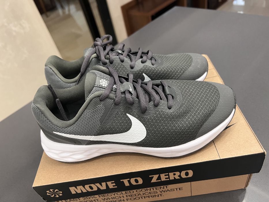 Nike,, Geox,  Merell, replay, g star, guess, michael kors