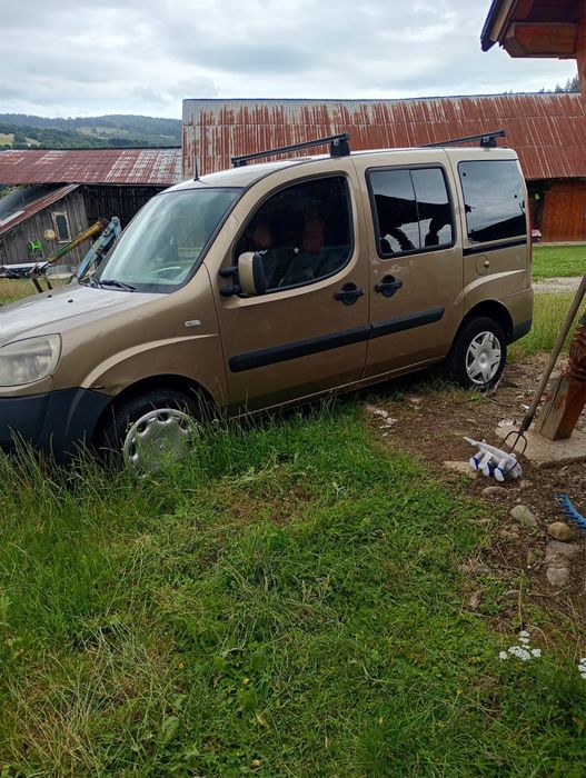 Vand sau schimb fiat doblo