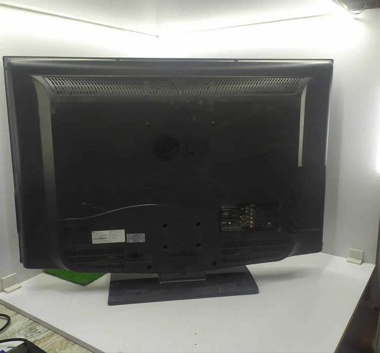 Телевизор LG 42 диагональ