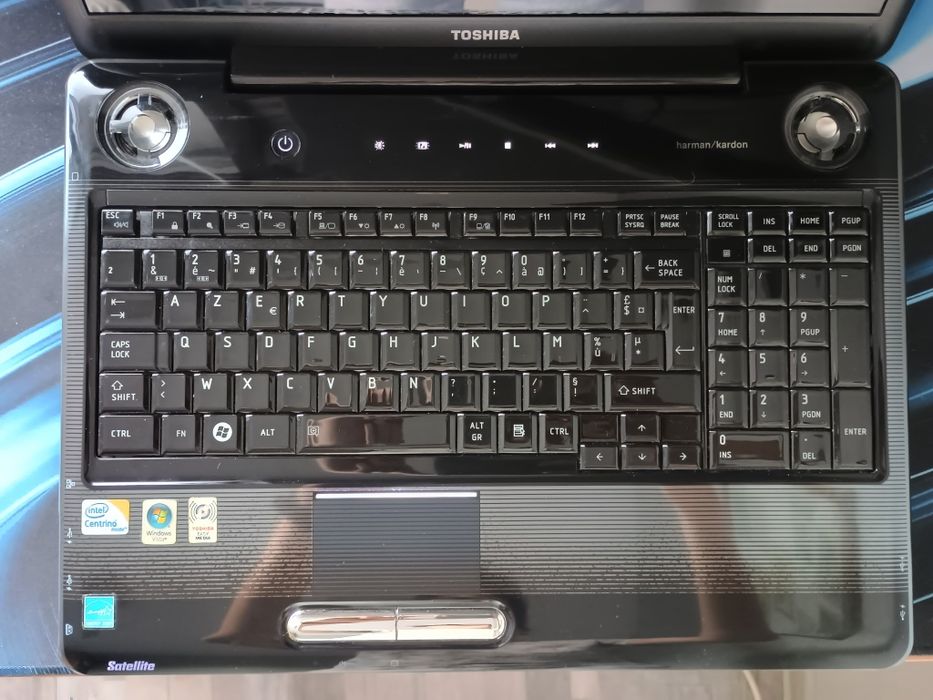 Тошиба Сателит 17" за 150евро
