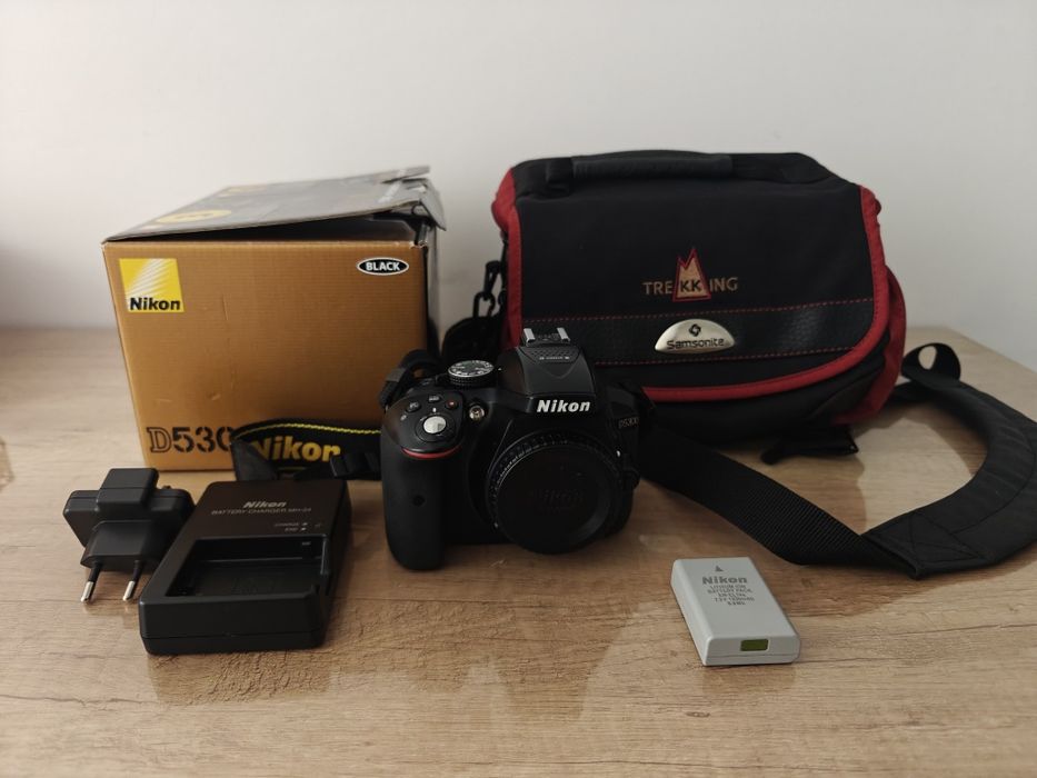 Nikon D5300 body + geanta de transport