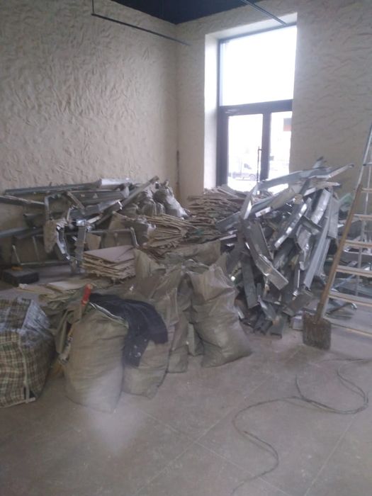 Вывоз стройтелный мусор.