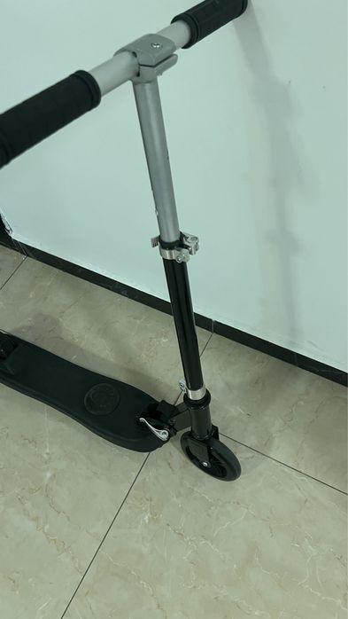 Детский электро-самокат