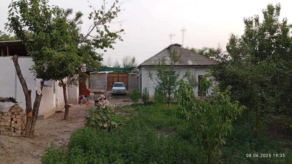 Ховли Уй сотилади