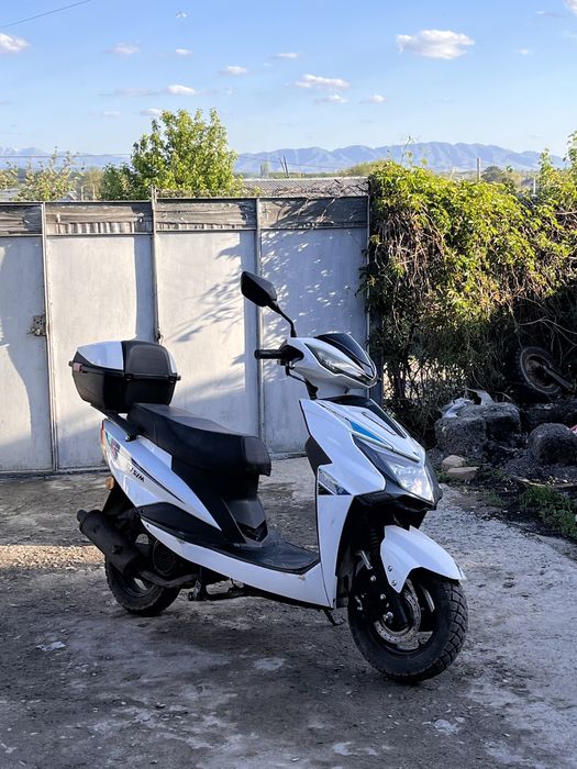 Почти новые скутера