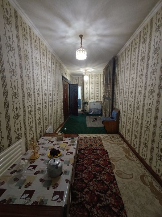 3/1/4 сотилади. 72 м²