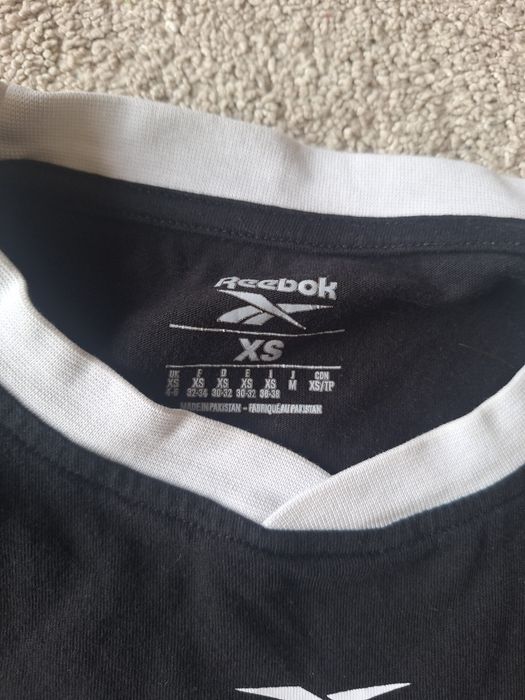 Оригинални тениски Reebok,размер XS