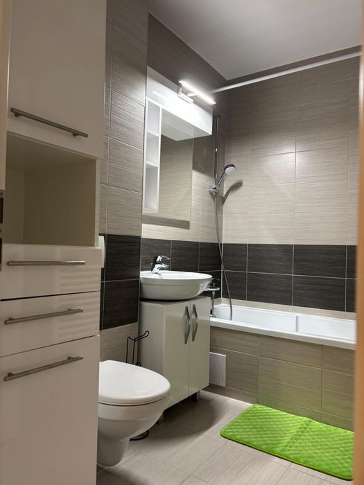 Apartament cu 2 camere de vanzare.