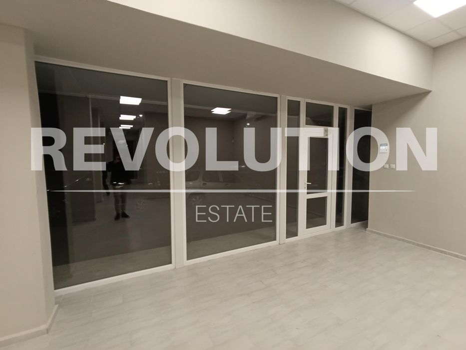 Дава се под наем Офис в Варна, Автогара - 130 кв.м за 750 € - Снимка #2