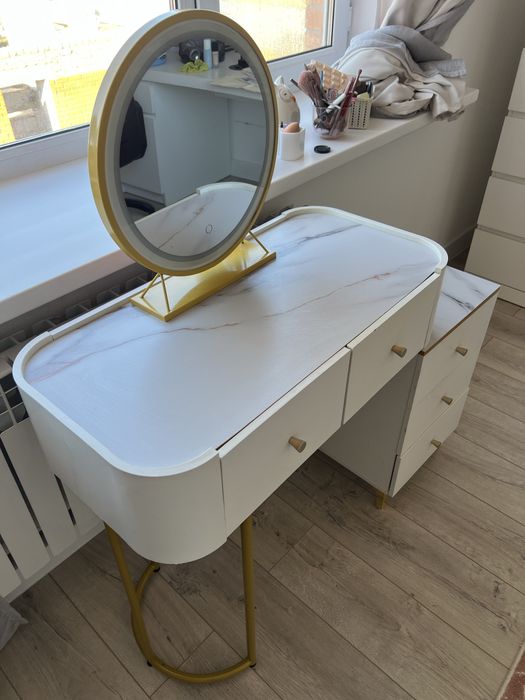 Туалетный столик Б/У