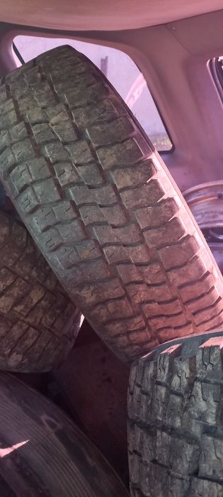 Продам  шины 235×75 r15