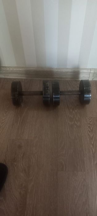 Продаются гантели