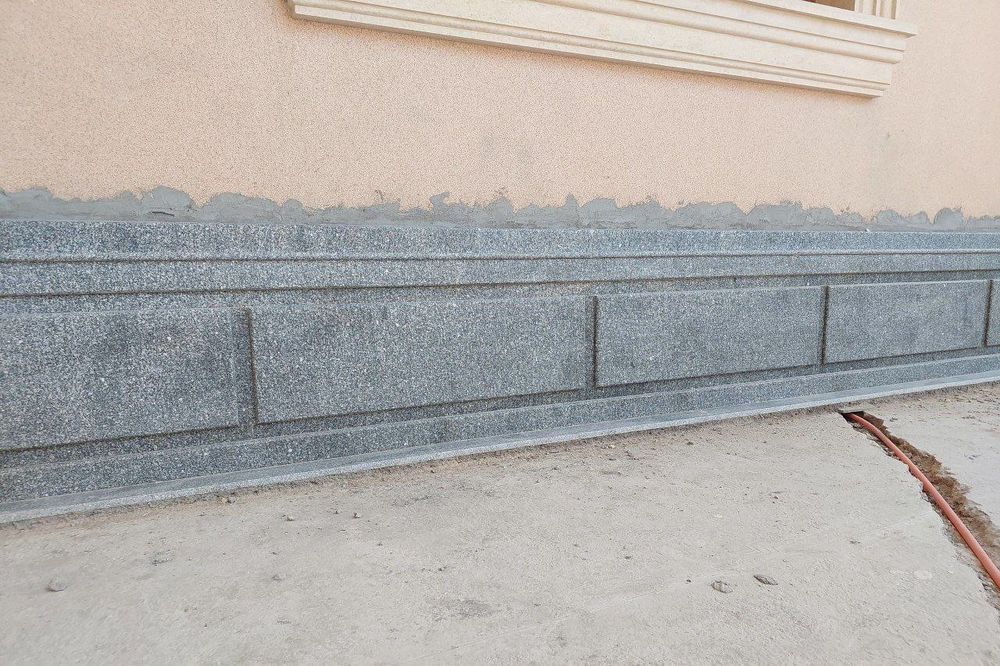 Куксарой гранитдан Бурсчатка, Зина, сокол