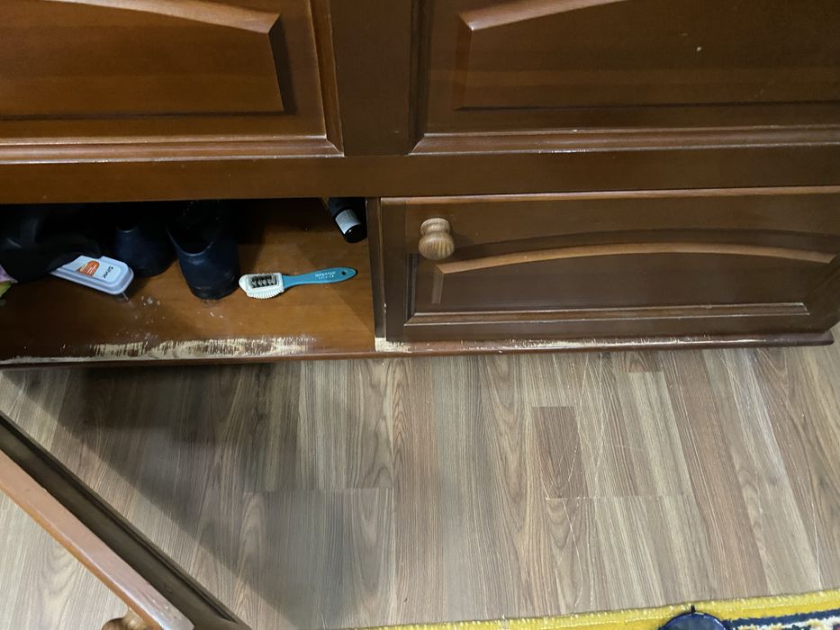 Обувной шкаф с зеркалом