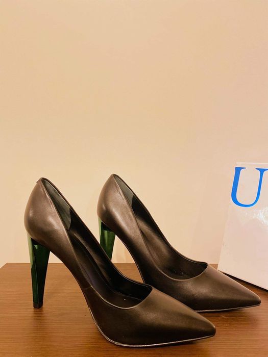 Обувки Guess, размер 37, черни