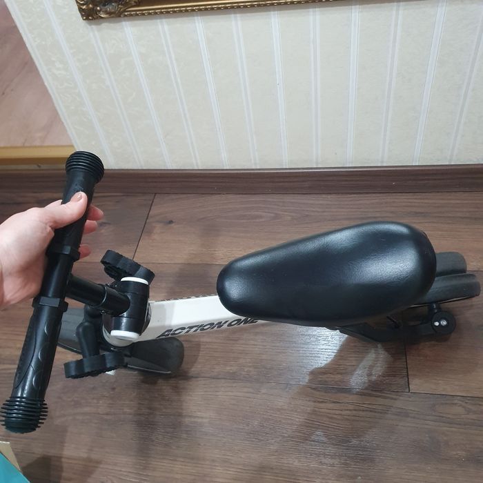 Tricicleta transformabila în bicicleta fără pedale