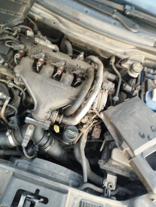 Dezmembrez Volvo S40 2.0diesel 2008 euro 4