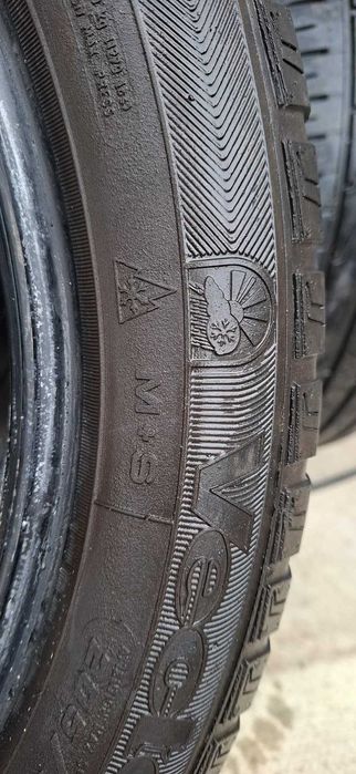 Vand 2 anvelope all-season Goodyear Vector 4Seasons 205/50R17 89V M+S