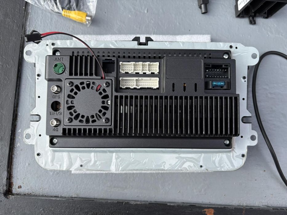 Продавам навигация за Фолксваген.