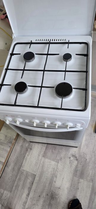 Продаю газовую плиту