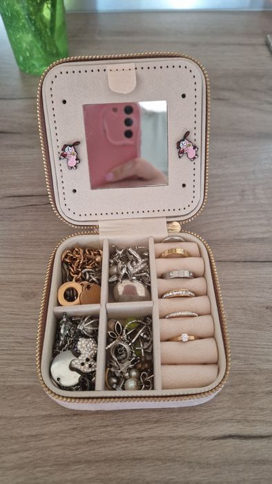 Малка кутия за бижута