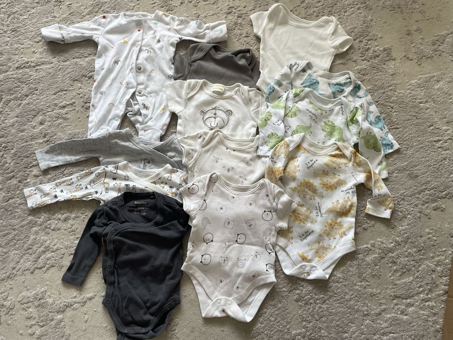 Lot haine bebe 0-3 luni , aproximativ 60 de articole