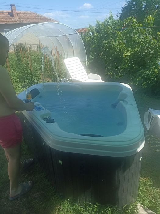 Градинско джакузи
