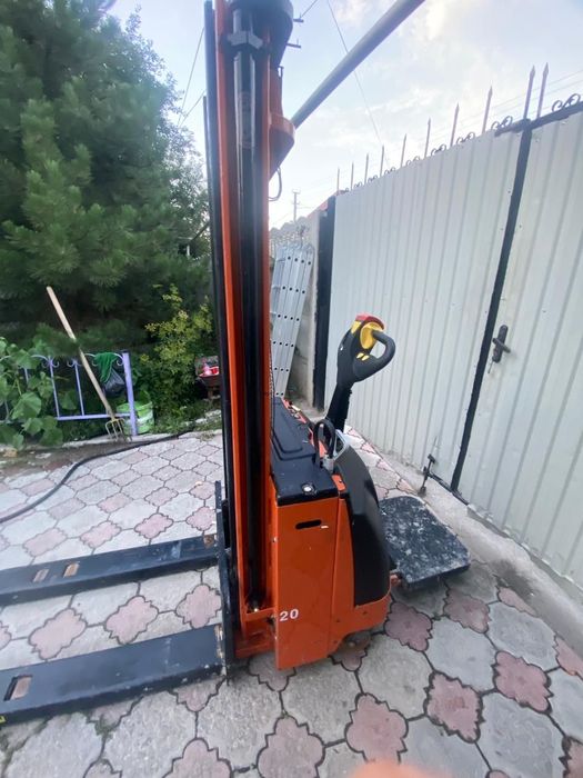 Вилочный погрузчик