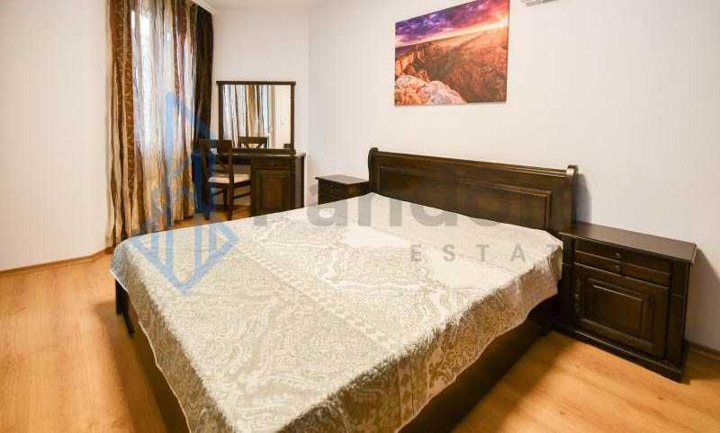 Двустаен апартамент под наем в Центъра