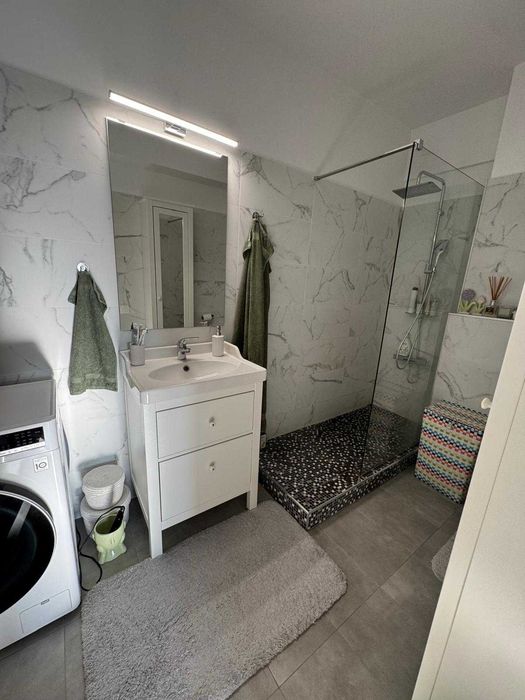 Vand apartament 3 camere